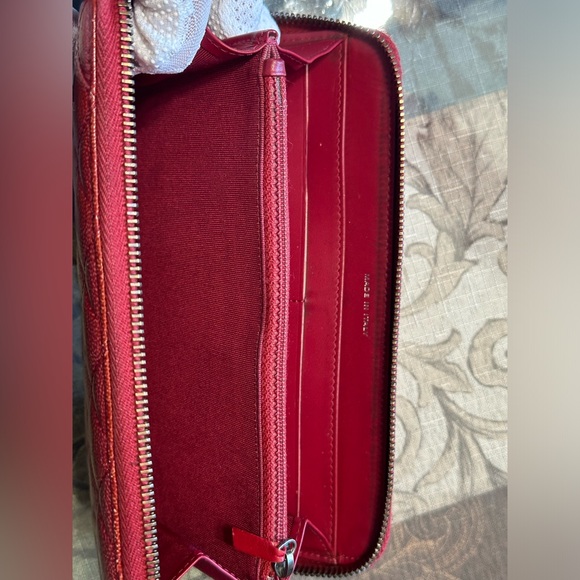 Chanel Shiny Matelasse Quilted Caviar Red Zip long Wallet - Picture 9 of 17